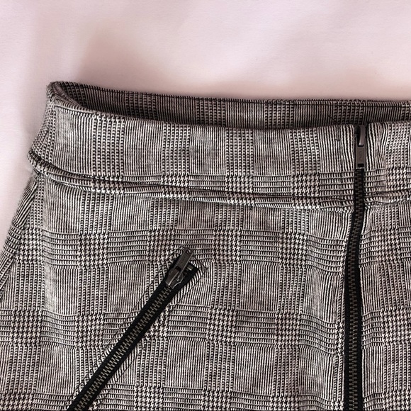 Gap Gray Plaid High Waisted Zipper A-Line Mini Skirt - Picture 4 of 8